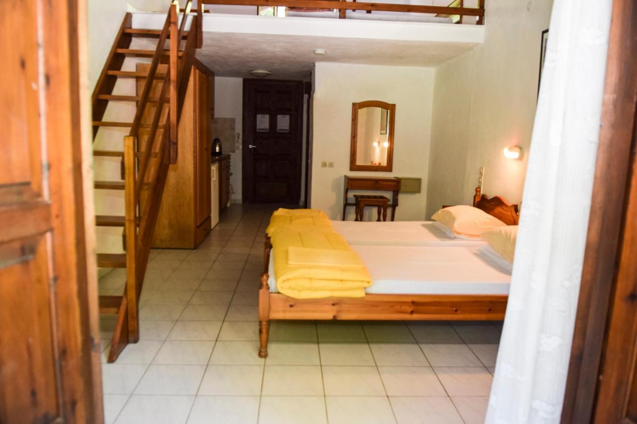 Amalia Apartments 考考纳里斯 外观 照片